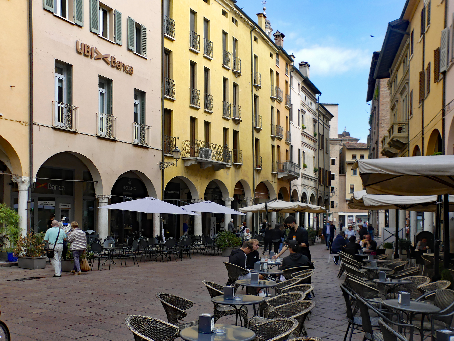Innenstadt Mantova mit Cafes