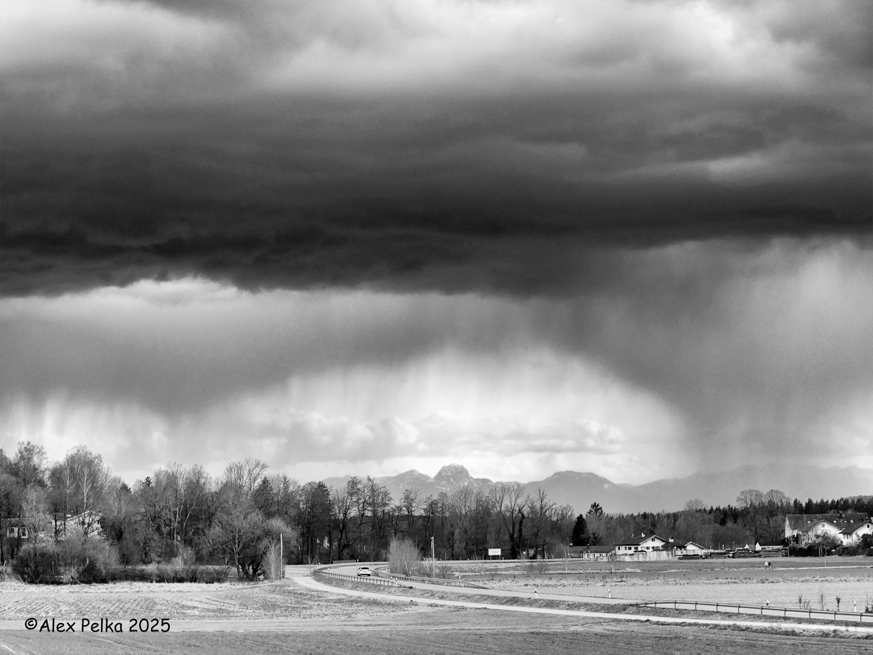 Schneelandschaft mit Wendelstein im Hintergrund